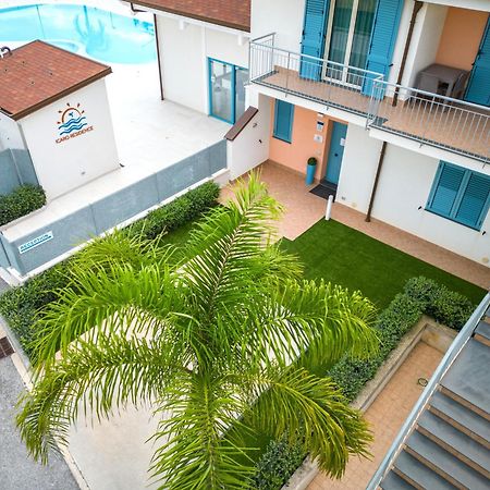Icaro Residence Apartments With A Beautiful Pool 圣亚加塔·迪·米利特 外观 照片