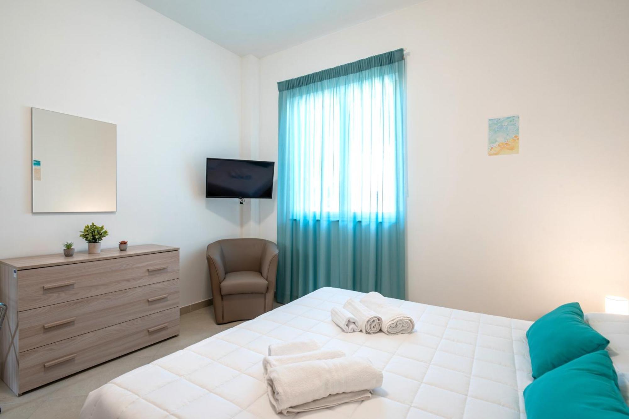 Icaro Residence Apartments With A Beautiful Pool 圣亚加塔·迪·米利特 外观 照片