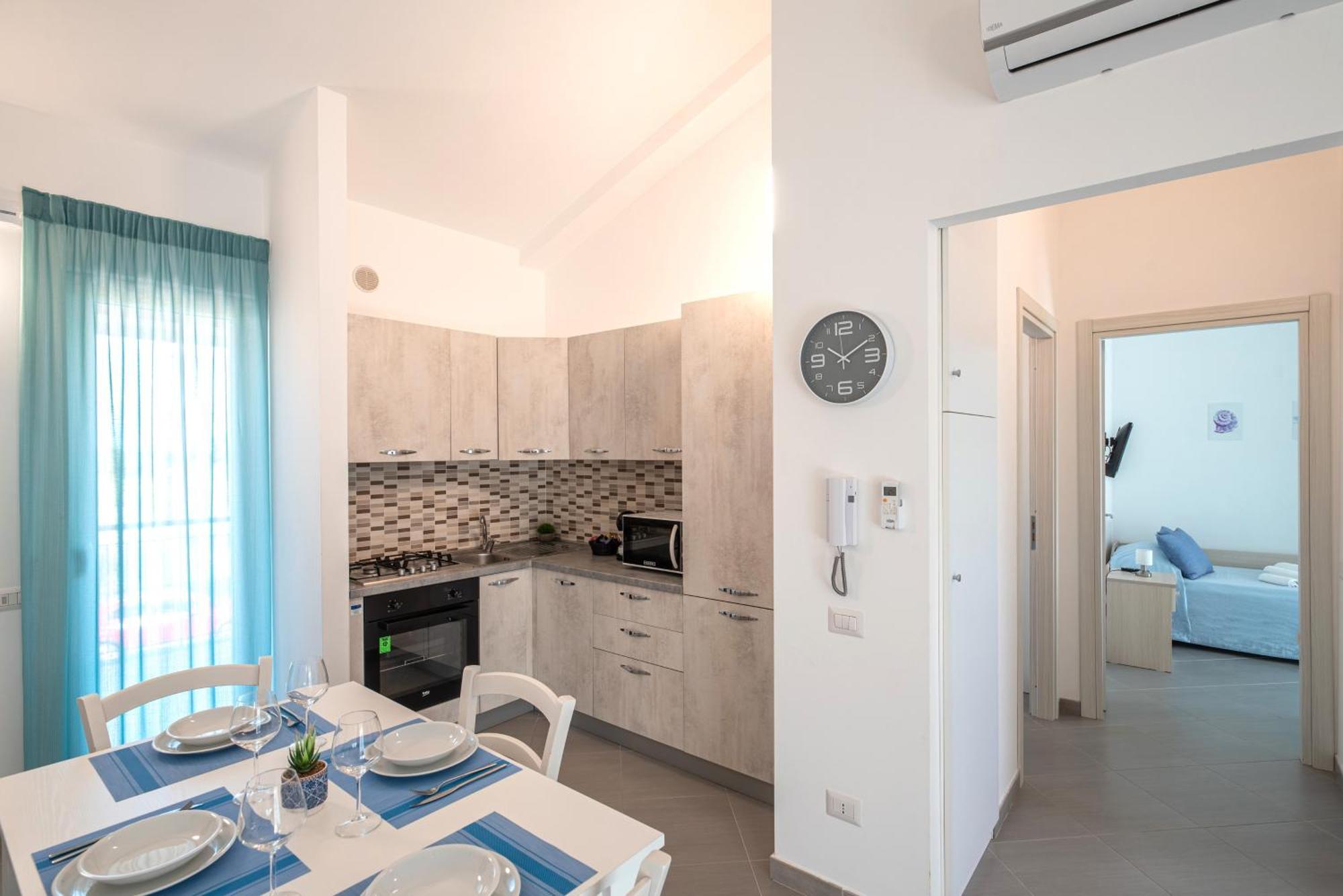 Icaro Residence Apartments With A Beautiful Pool 圣亚加塔·迪·米利特 外观 照片
