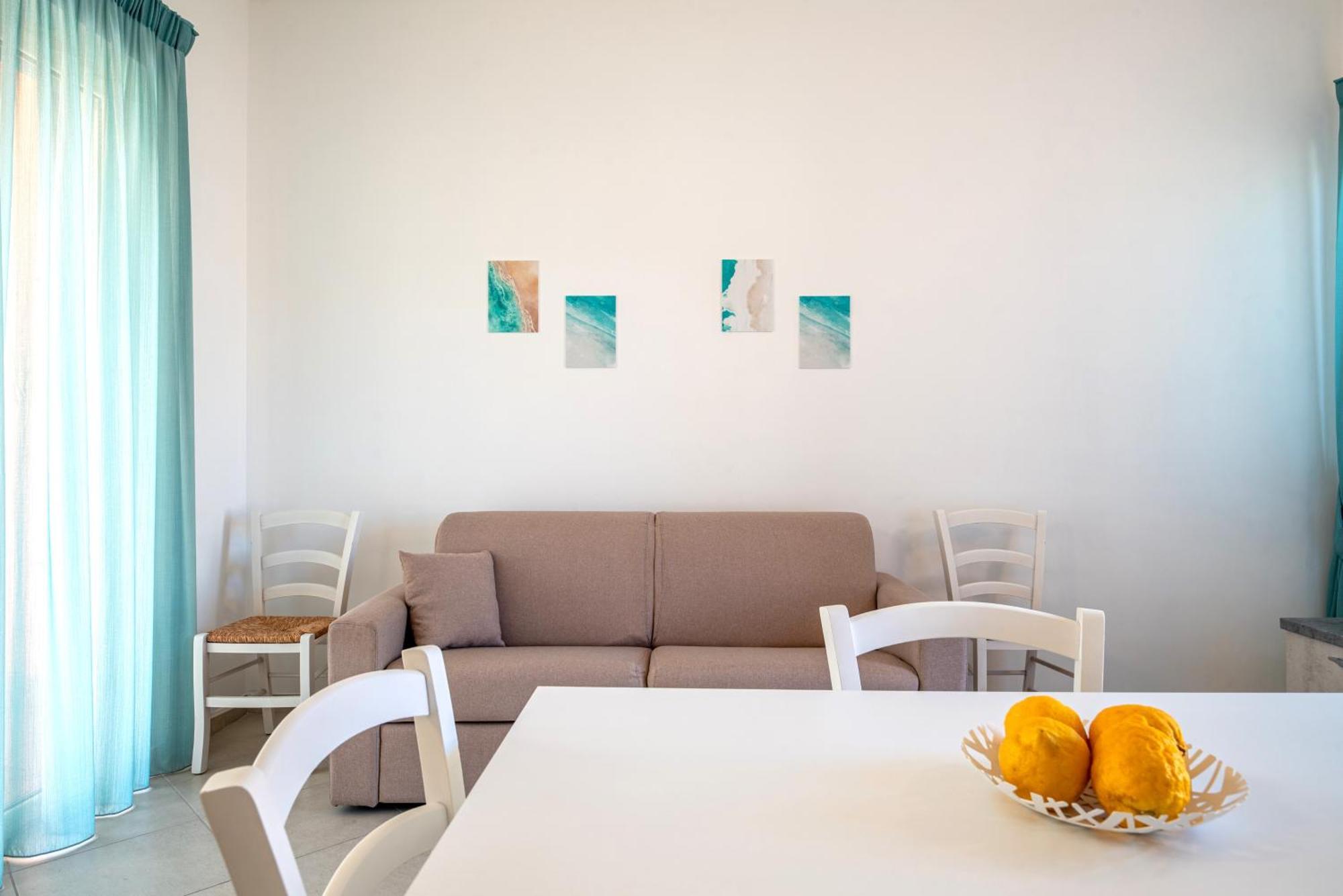 Icaro Residence Apartments With A Beautiful Pool 圣亚加塔·迪·米利特 外观 照片