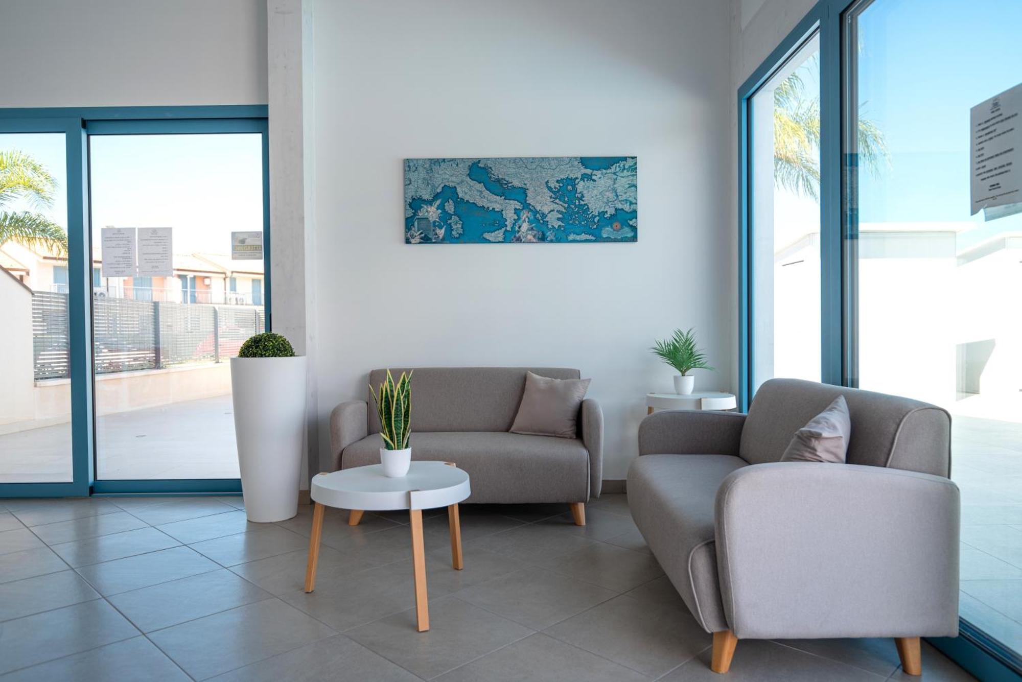 Icaro Residence Apartments With A Beautiful Pool 圣亚加塔·迪·米利特 外观 照片